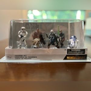 Disney - Star Wars - The Mandalorian 6 Piece Figure Play Set Toys - R2D2 & Yoda